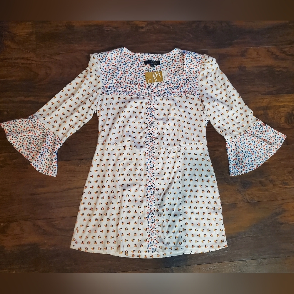 🆕️ NWT Suzanne Betro White and Blue Blouse with Peter Pan Collar
